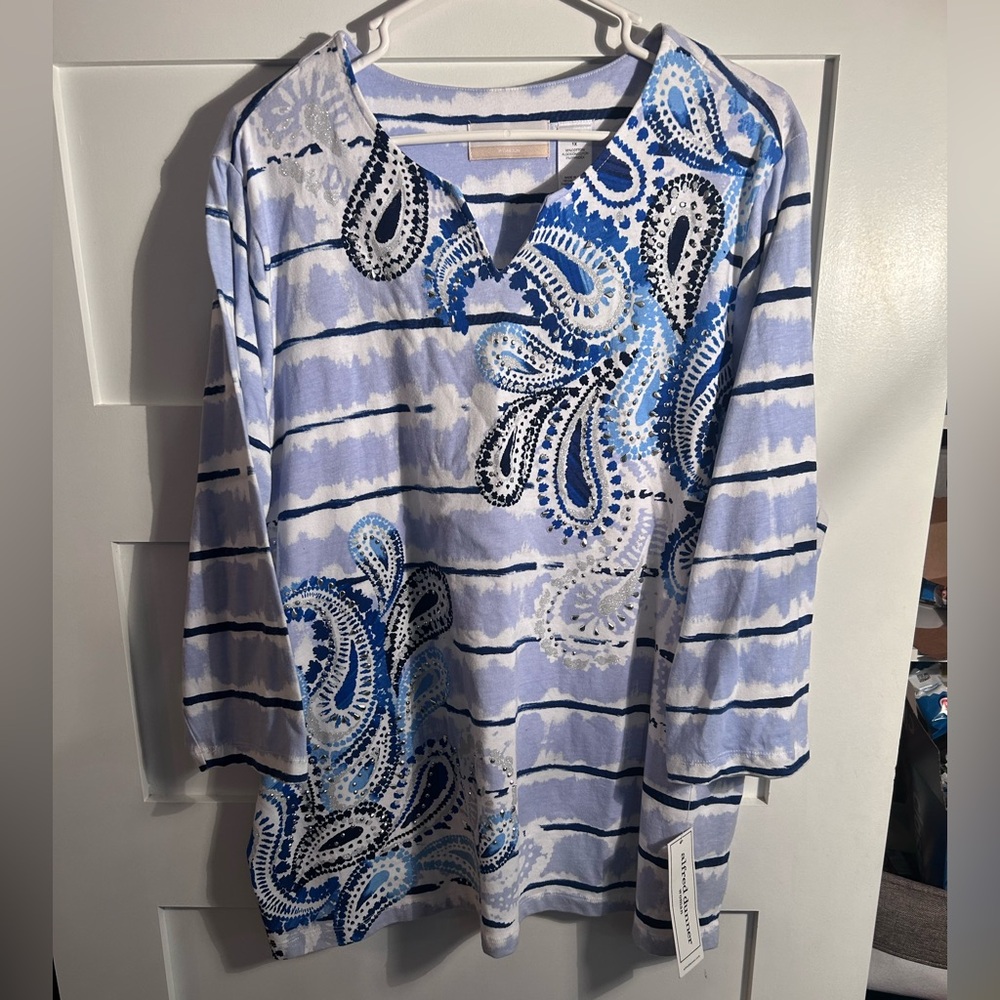 New with tags Alfred Dunner Blue and Black Paisley Tunic 1x